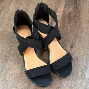 Tommy Bahamas Black Crisscross Strap Sandals